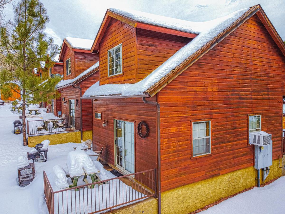Cabin #4 The Wolves Den - Pet Friendly- Sleeps 6 - Playground & Game Room 패이슨 외부 사진