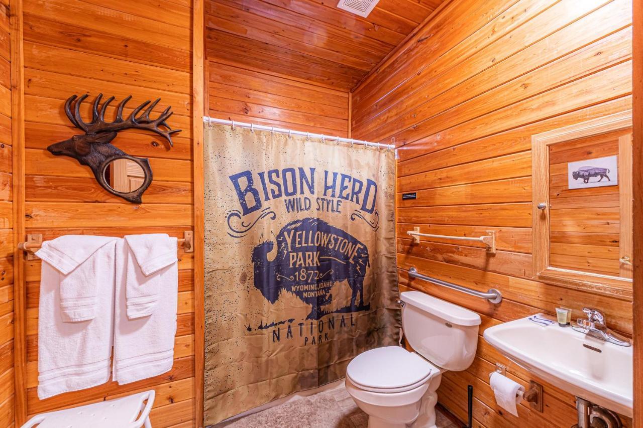 Cabin #4 The Wolves Den - Pet Friendly- Sleeps 6 - Playground & Game Room 패이슨 외부 사진