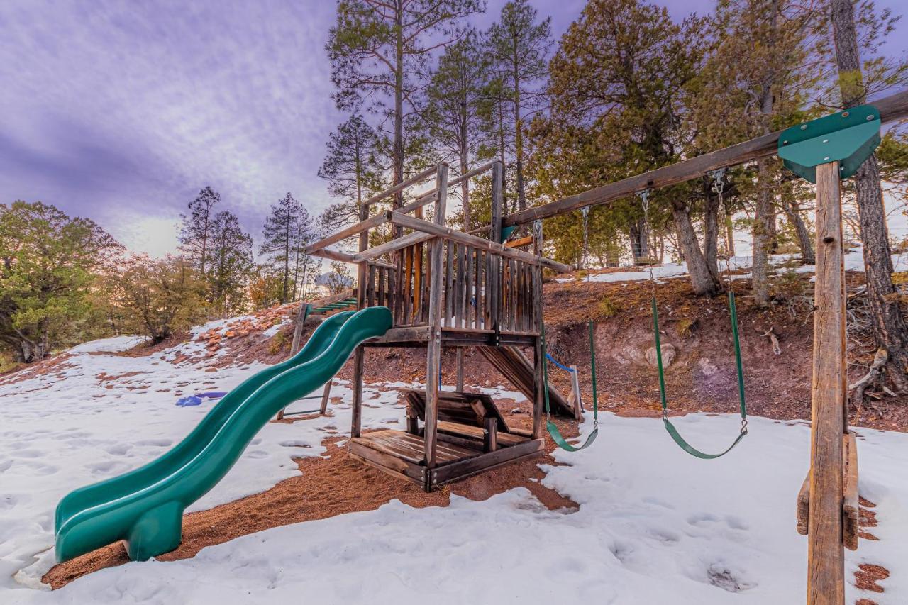 Cabin #4 The Wolves Den - Pet Friendly- Sleeps 6 - Playground & Game Room 패이슨 외부 사진