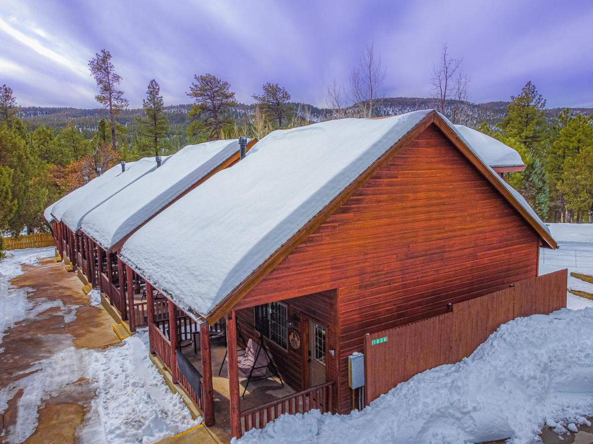 Cabin #4 The Wolves Den - Pet Friendly- Sleeps 6 - Playground & Game Room 패이슨 외부 사진